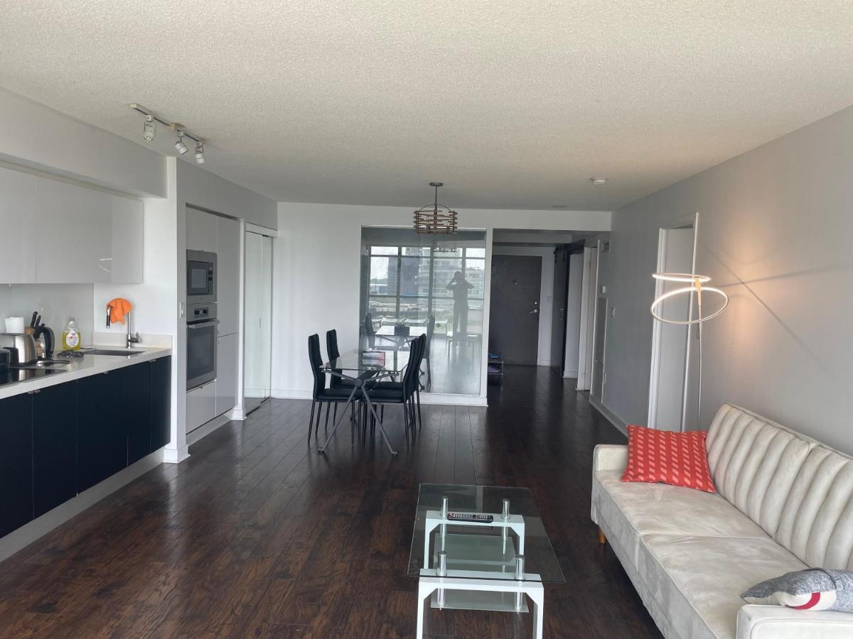 Three Br Condo Step To Cn Tower Rogers Center With Free Parking Toronto Ngoại thất bức ảnh