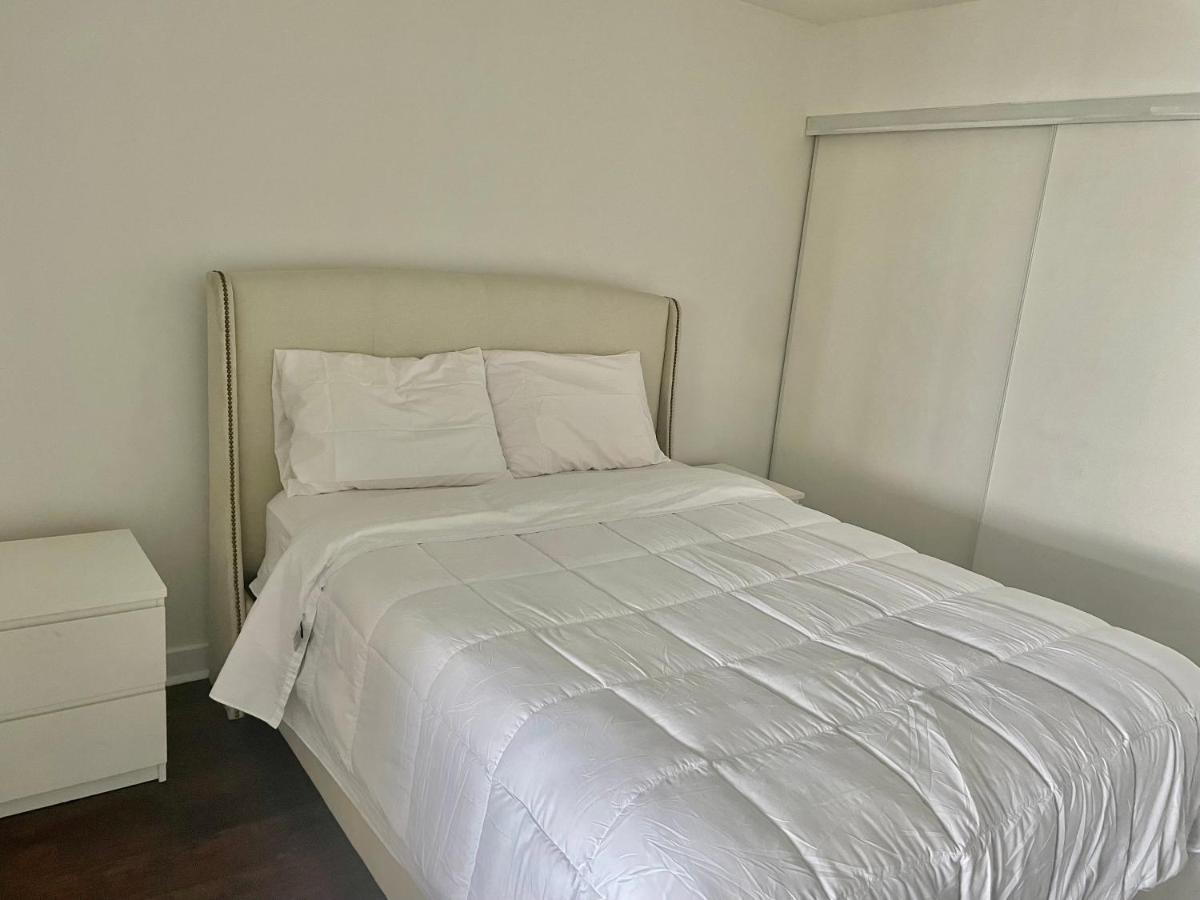 Three Br Condo Step To Cn Tower Rogers Center With Free Parking Toronto Ngoại thất bức ảnh