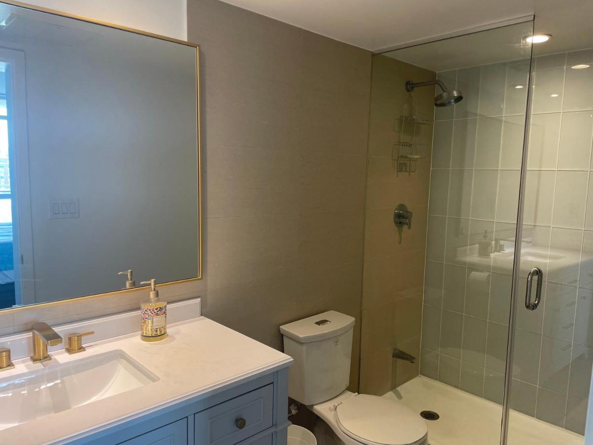 Three Br Condo Step To Cn Tower Rogers Center With Free Parking Toronto Ngoại thất bức ảnh